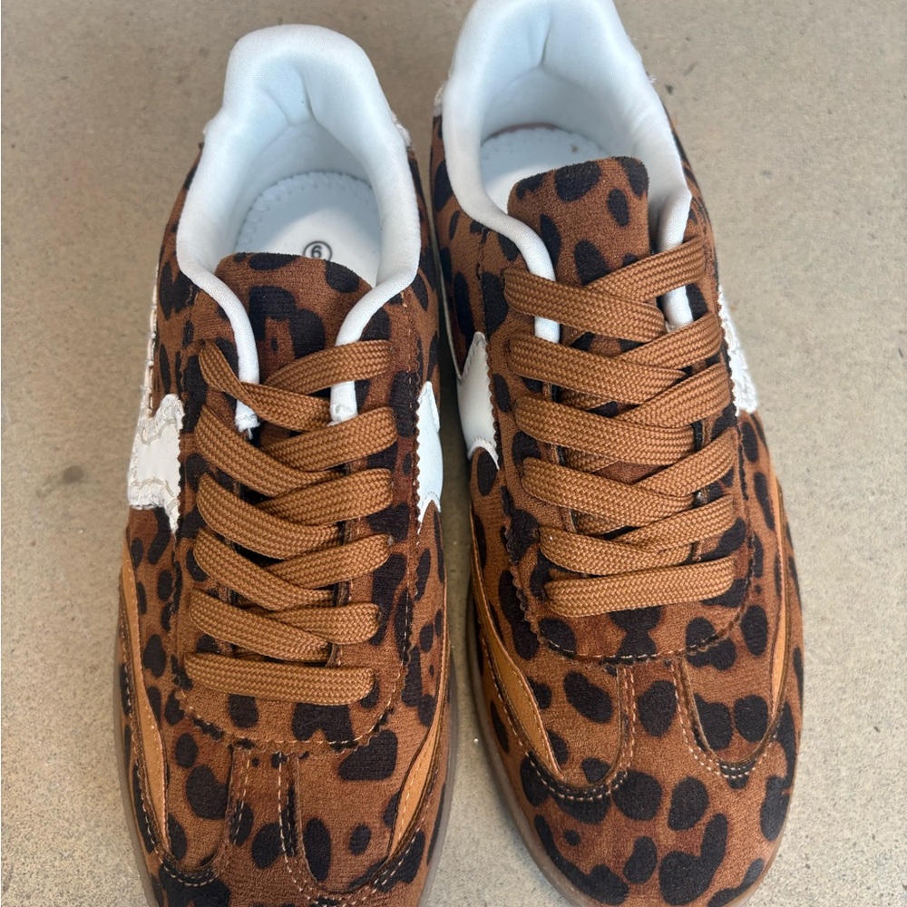 La Sholah Leopard Print Sneakers